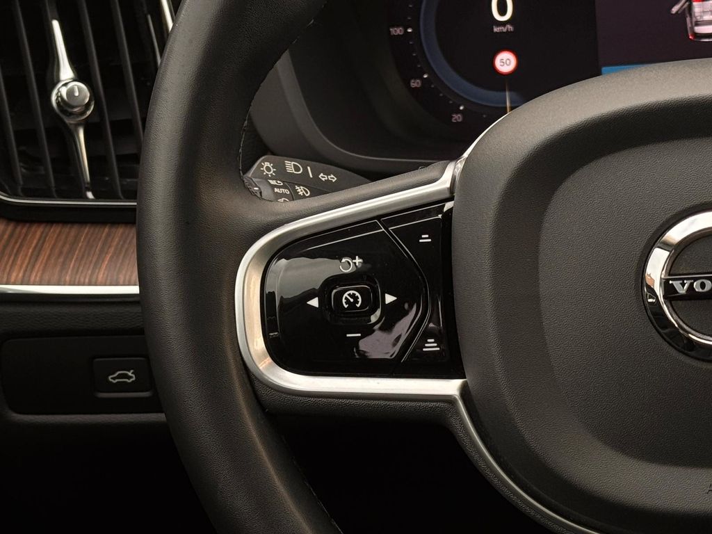 Volvo XC60 2022