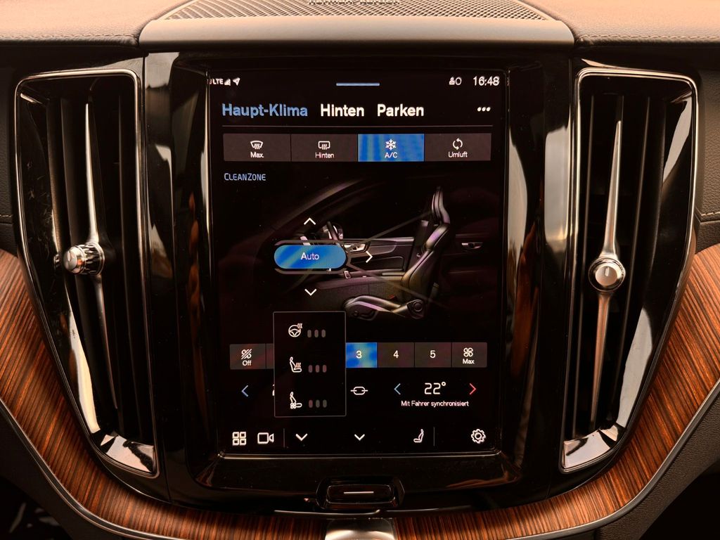 Volvo XC60 2022