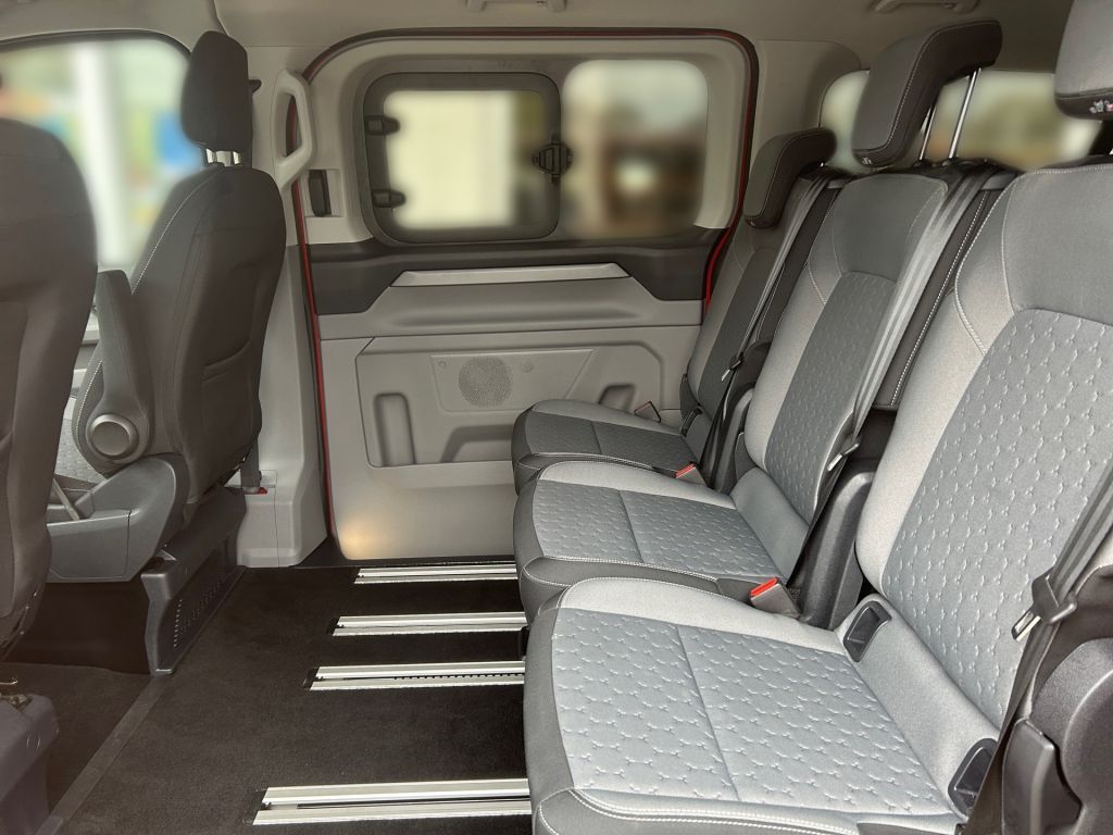 Ford Tourneo Custom 2025