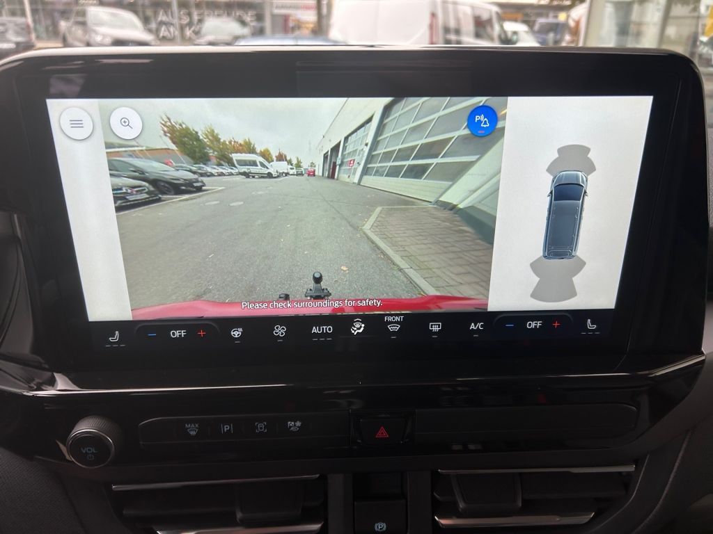 Ford Tourneo Custom 2025