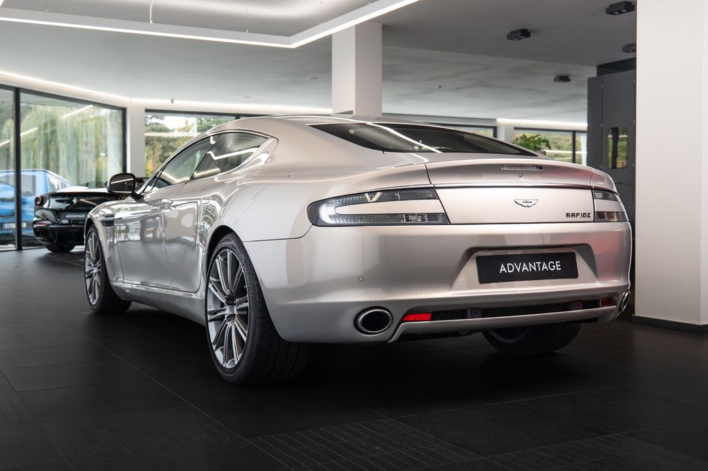 Aston Martin Rapide 2010