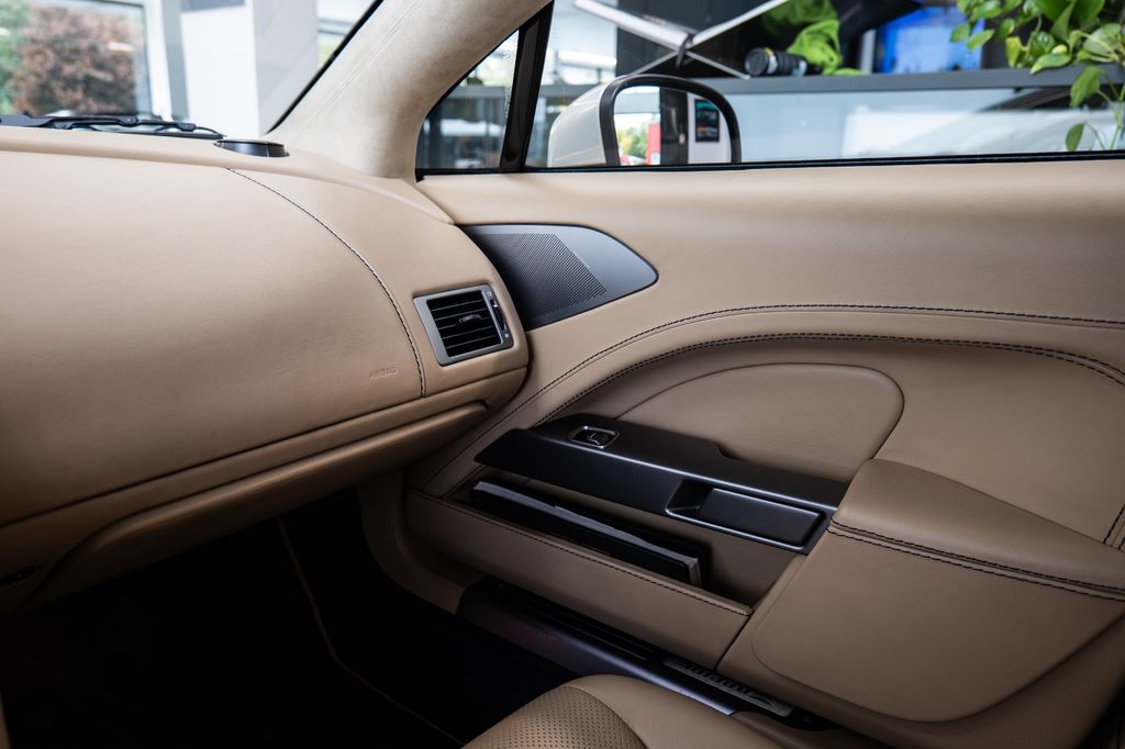 Aston Martin Rapide 2010