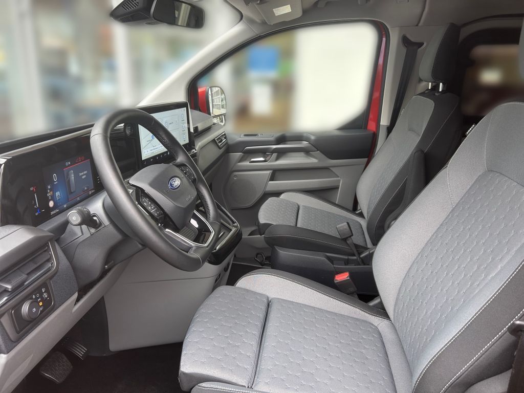 Ford Tourneo Custom 2025