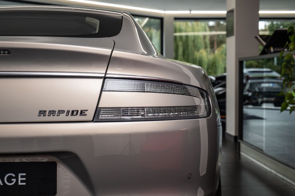 Aston Martin Rapide 2010