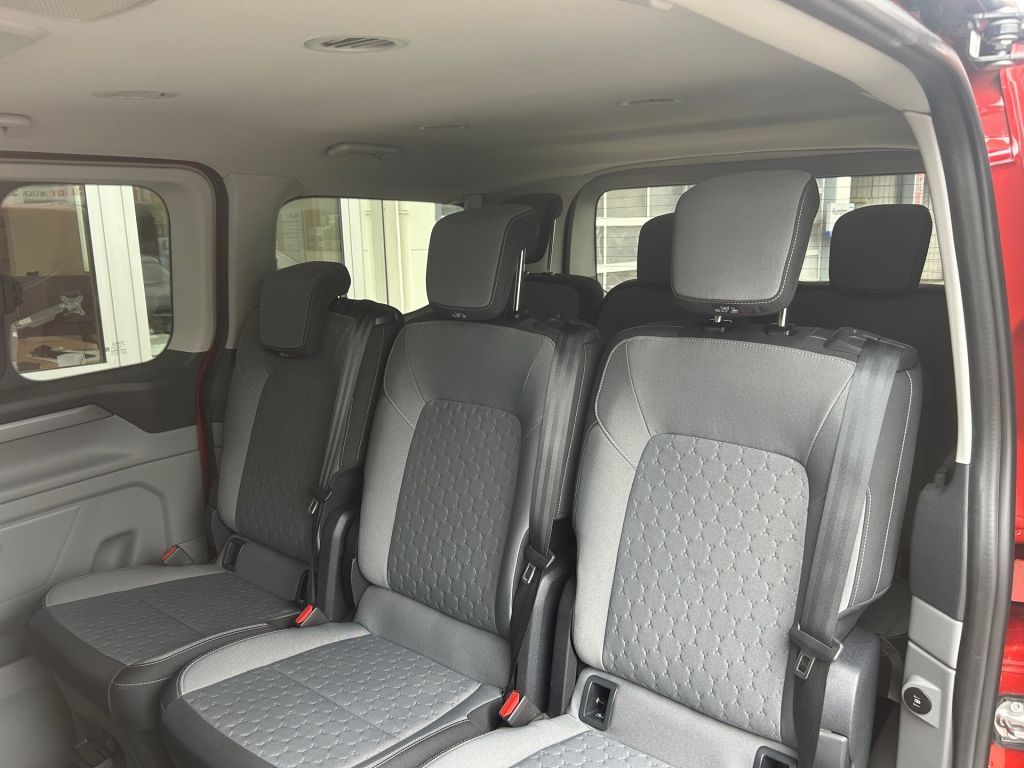 Ford Tourneo Custom 2025