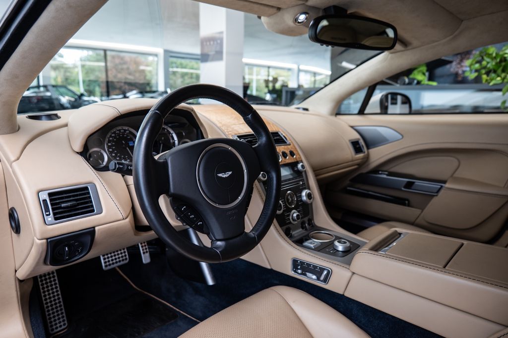 Aston Martin Rapide 2010