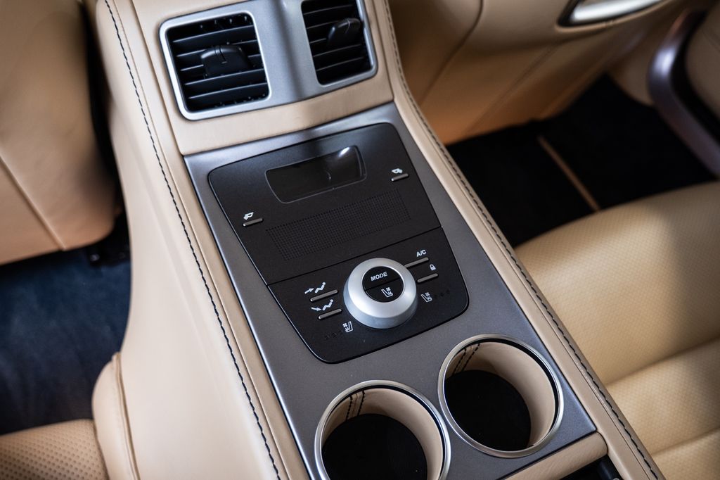 Aston Martin Rapide 2010