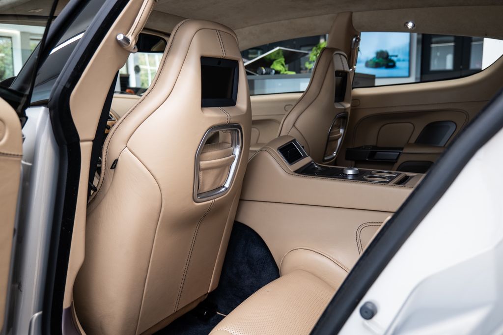 Aston Martin Rapide 2010