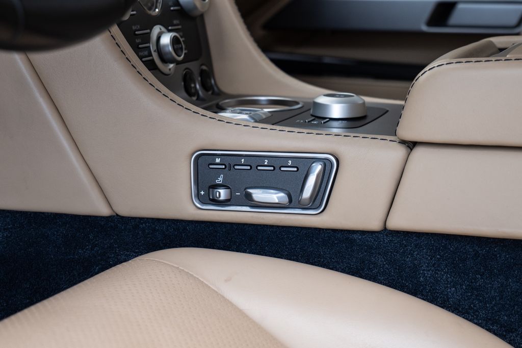 Aston Martin Rapide 2010