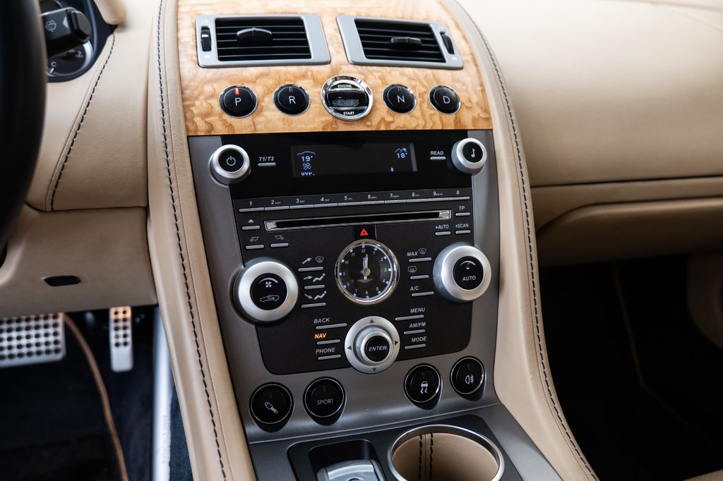 Aston Martin Rapide 2010