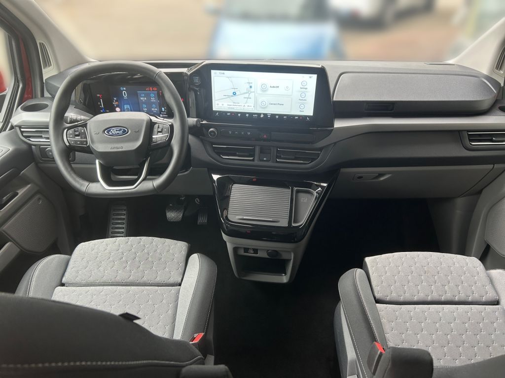 Ford Tourneo Custom 2025