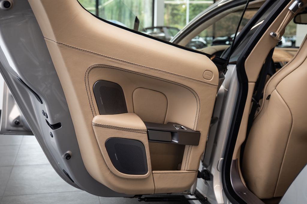 Aston Martin Rapide 2010