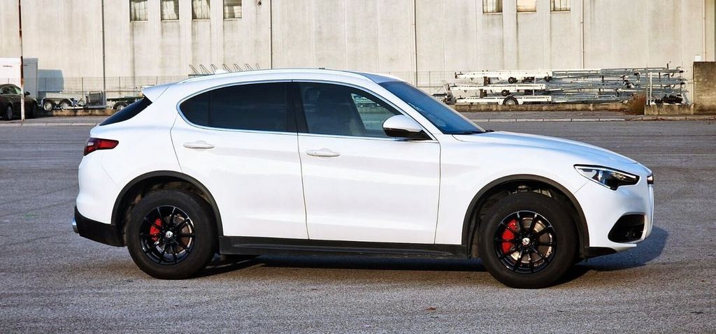 Alfa Romeo Stelvio 2019