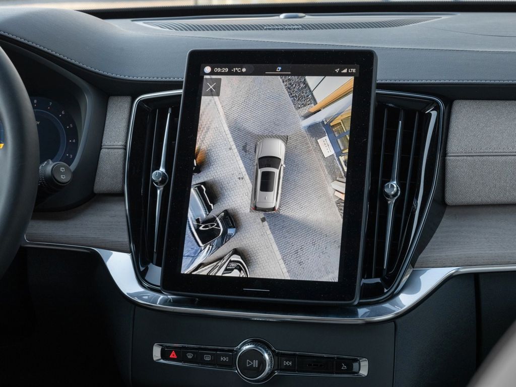 Volvo XC90 2025