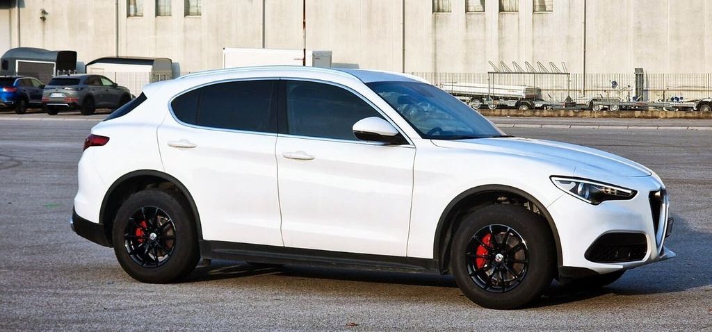 Alfa Romeo Stelvio 2019