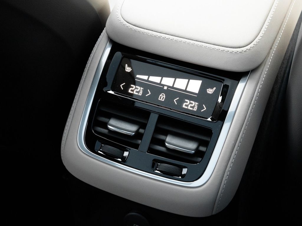 Volvo XC90 2025