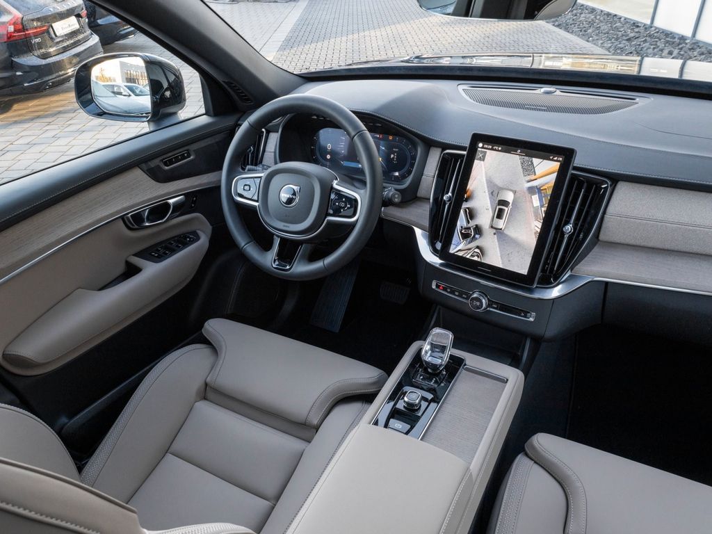 Volvo XC90 2025