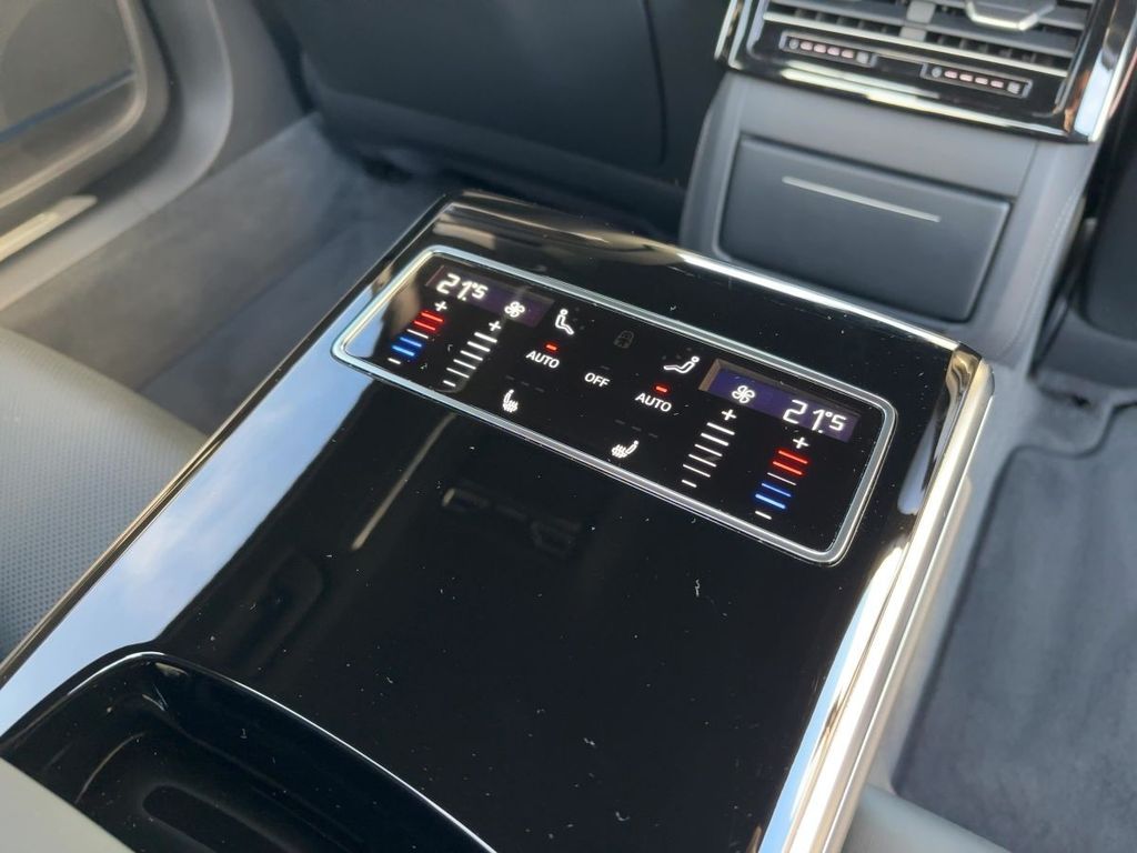 Audi A8 2022