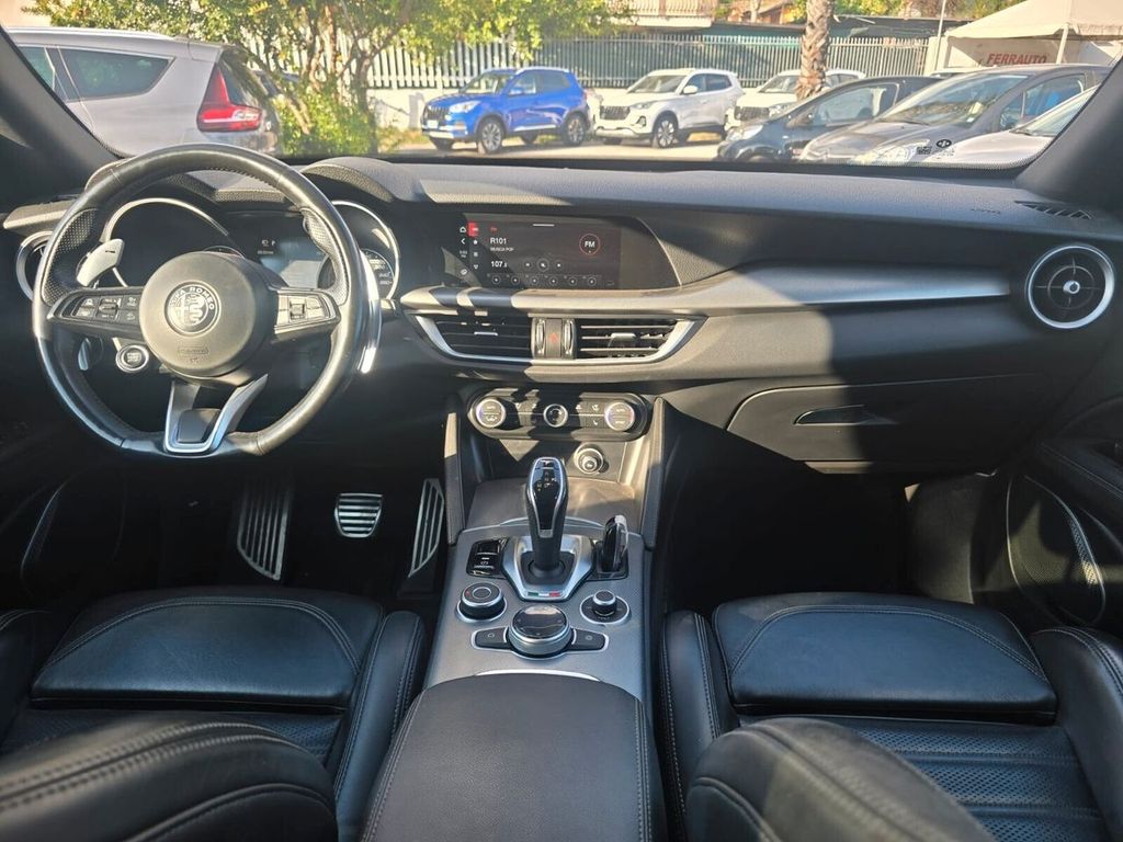 Alfa Romeo Stelvio 2021