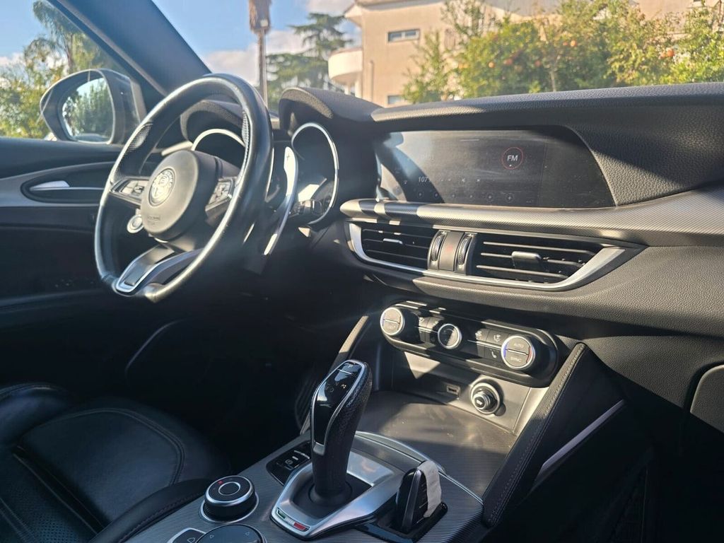 Alfa Romeo Stelvio 2021