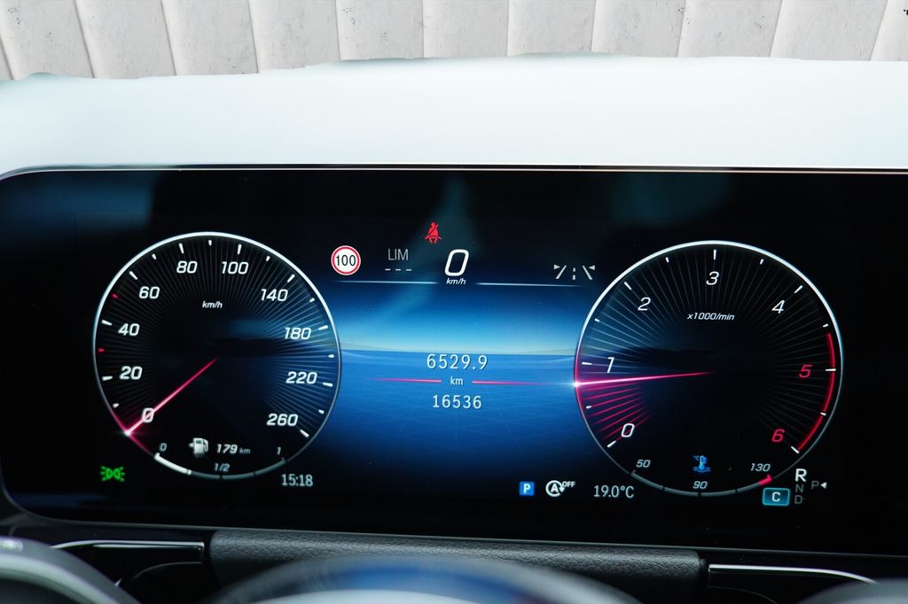 Mercedes-Benz B 200 2024