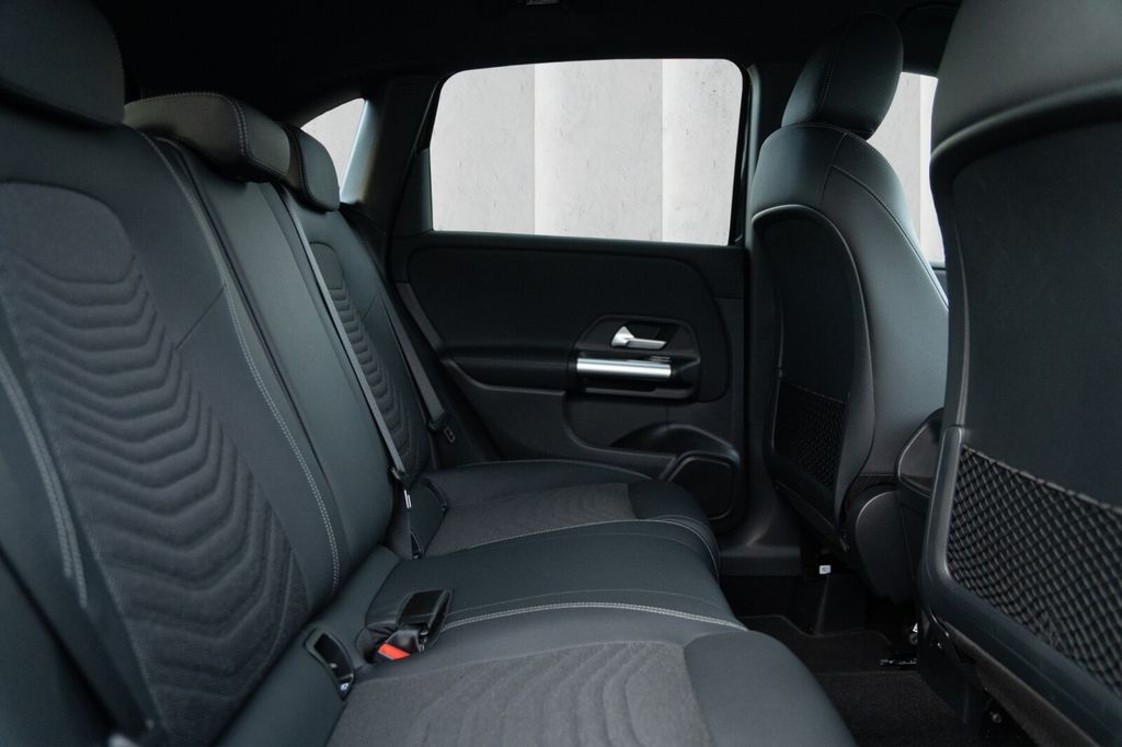 Mercedes-Benz B 200 2024