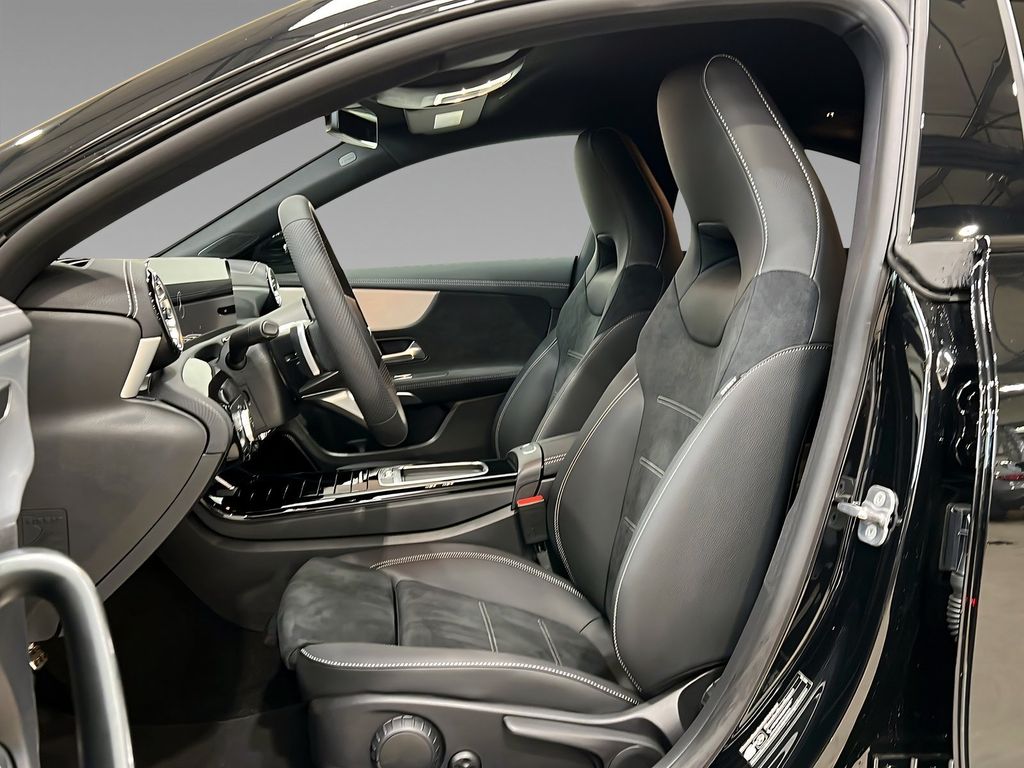 Mercedes-Benz CLA 200 2025