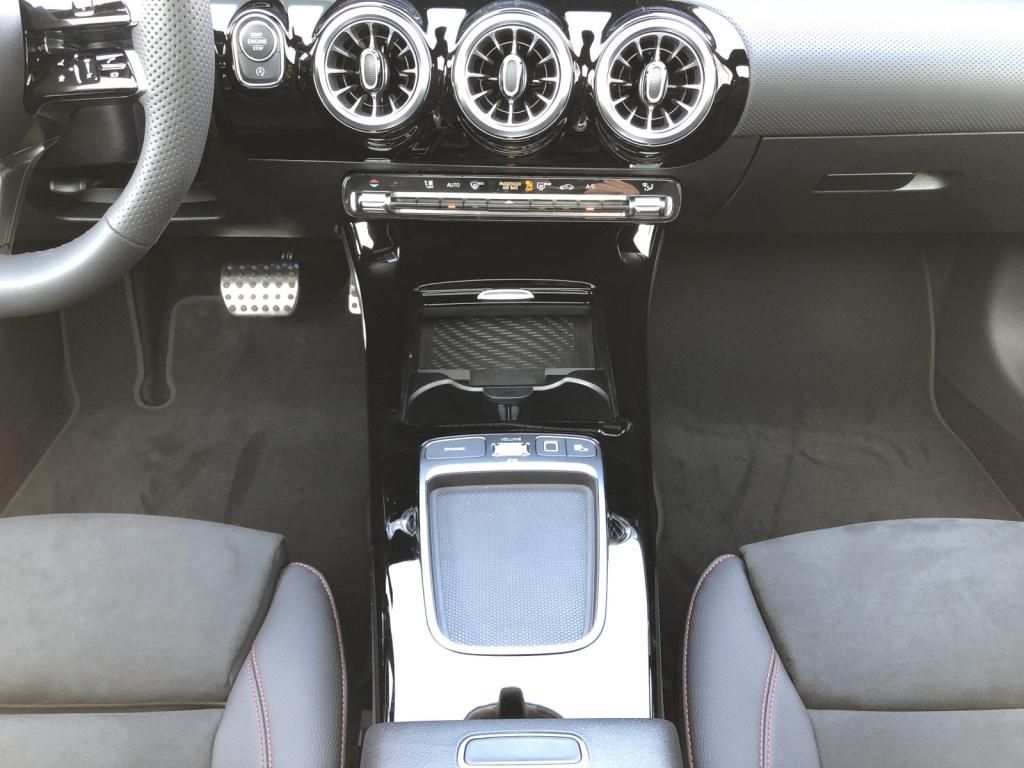 Mercedes-Benz CLA 220 2025