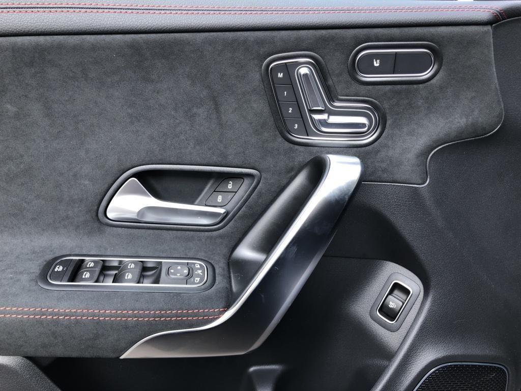 Mercedes-Benz CLA 220 2025
