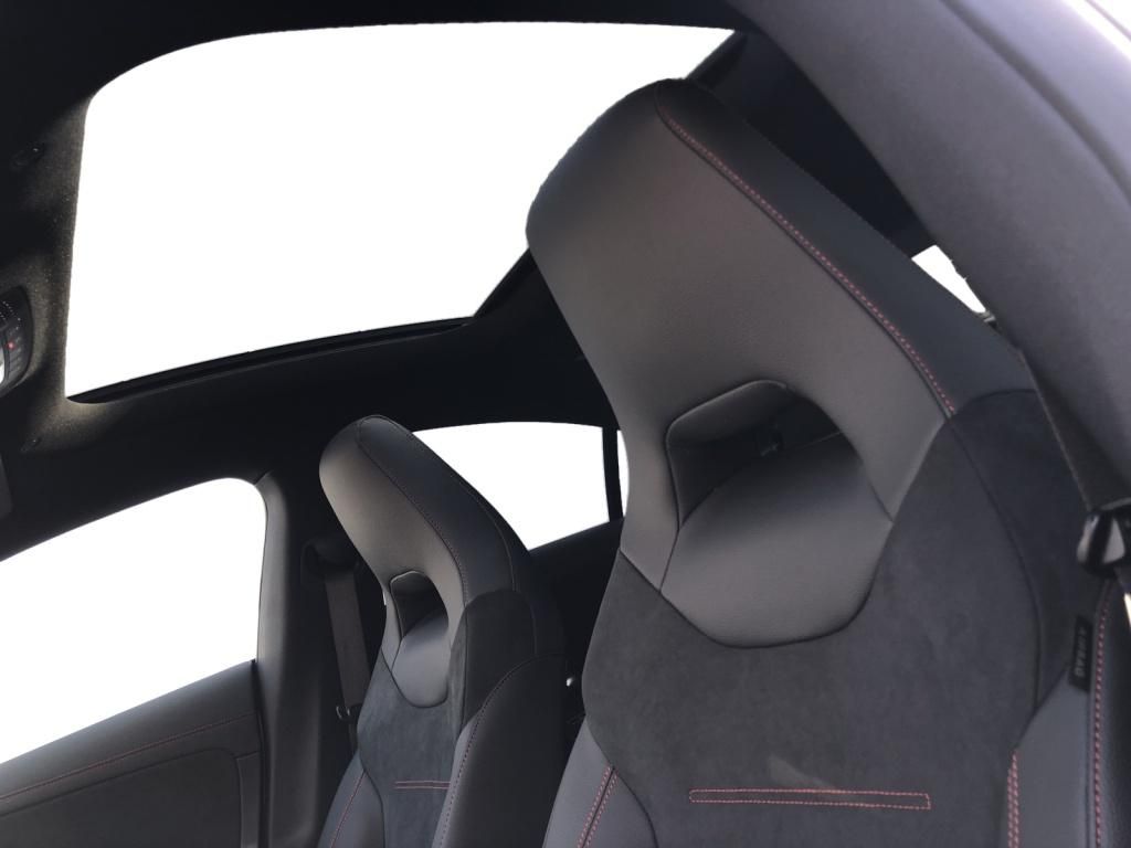 Mercedes-Benz CLA 220 2025