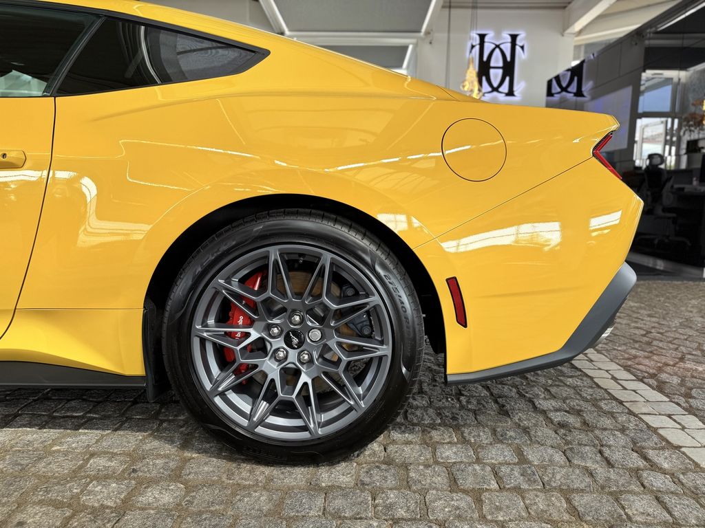 Ford Mustang 2024