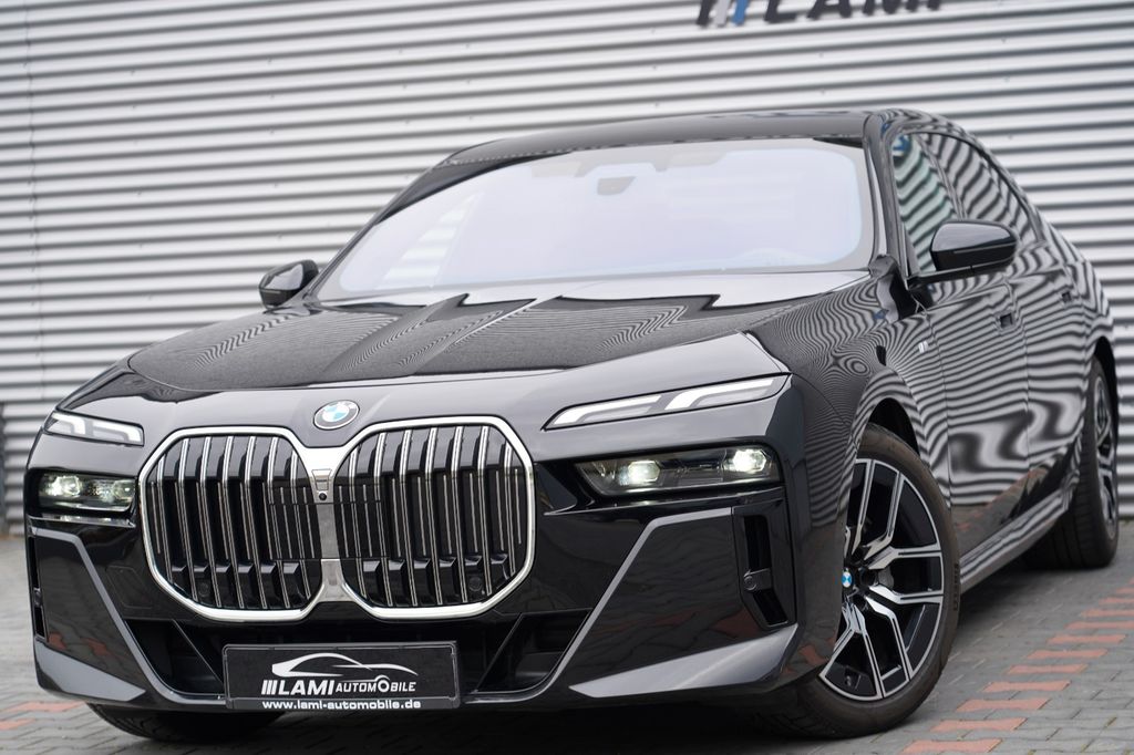 BMW 740 2024