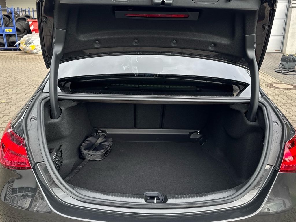 Mercedes-Benz C 200 2025