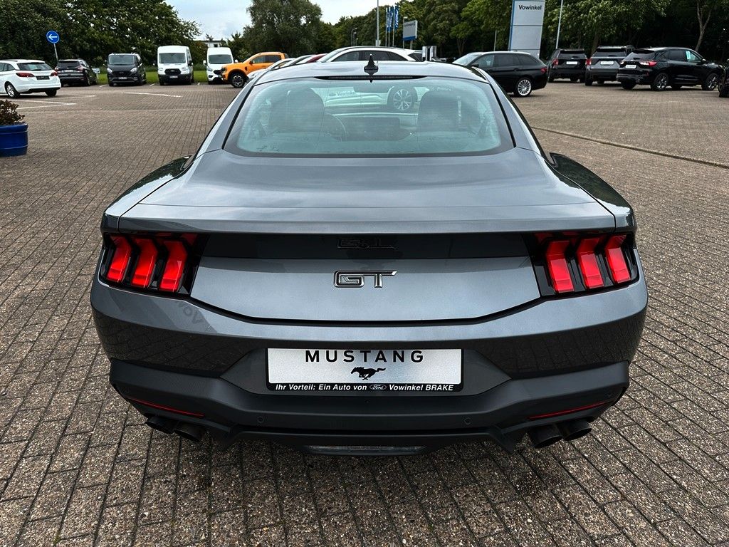 Ford Mustang 2024