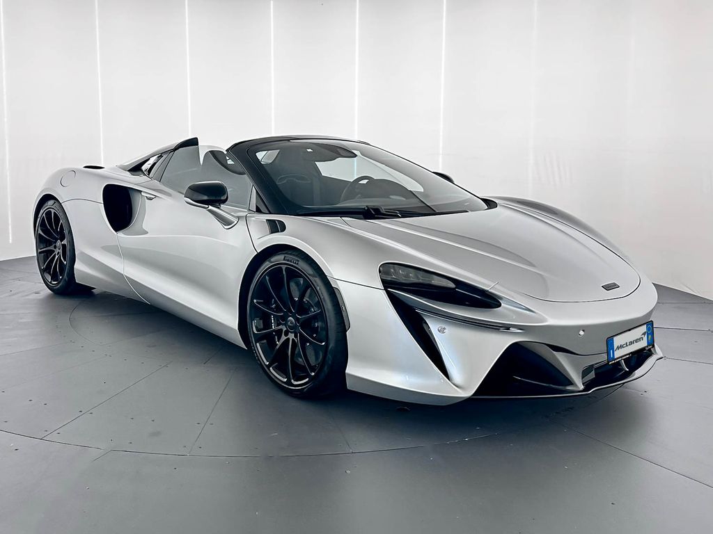 McLaren Artura 2025