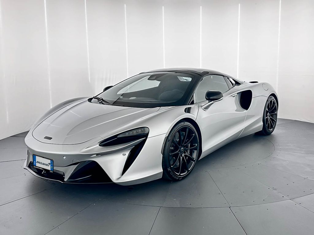 McLaren Artura 2025