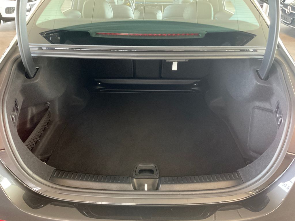 Mercedes-Benz E 220 2024