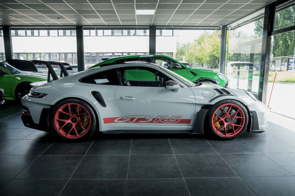 Porsche 992