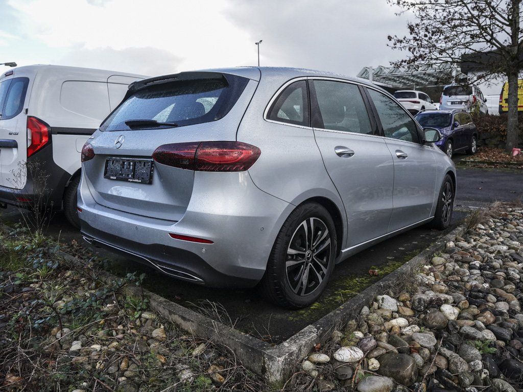 Mercedes-Benz B 200 2025