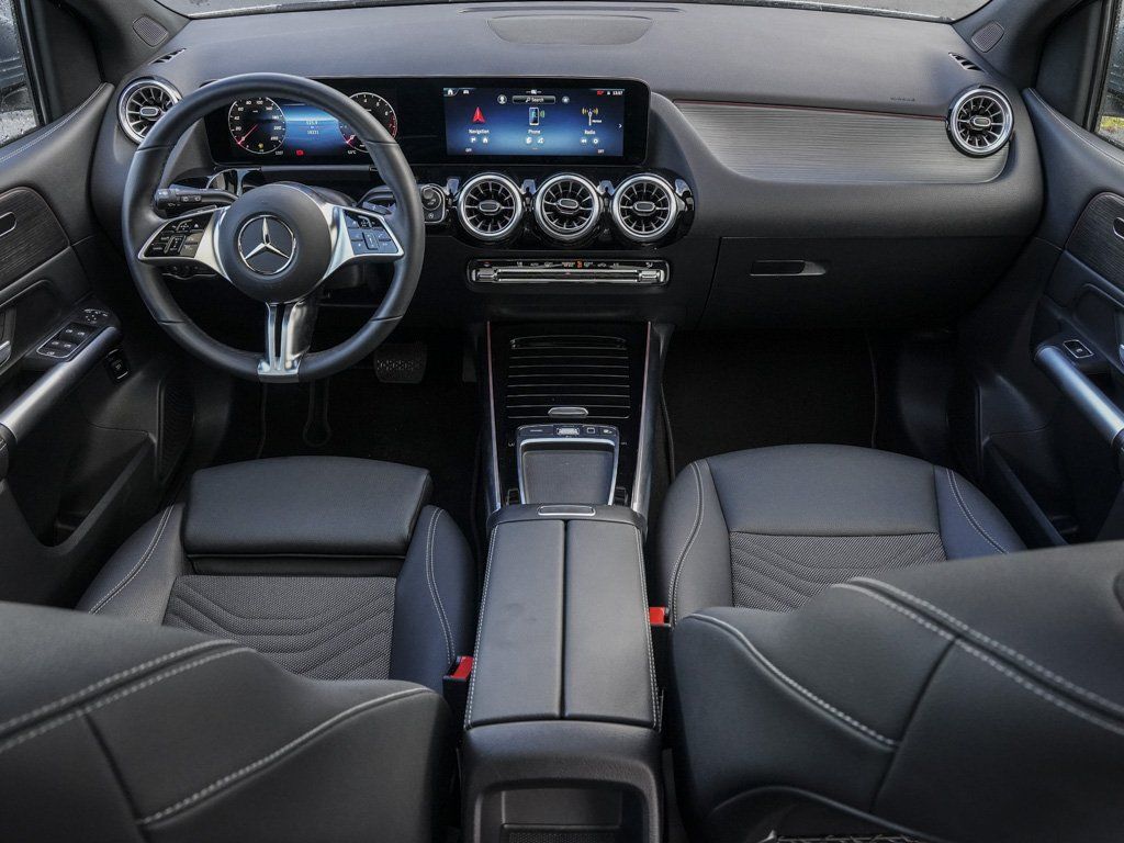 Mercedes-Benz B 200 2025