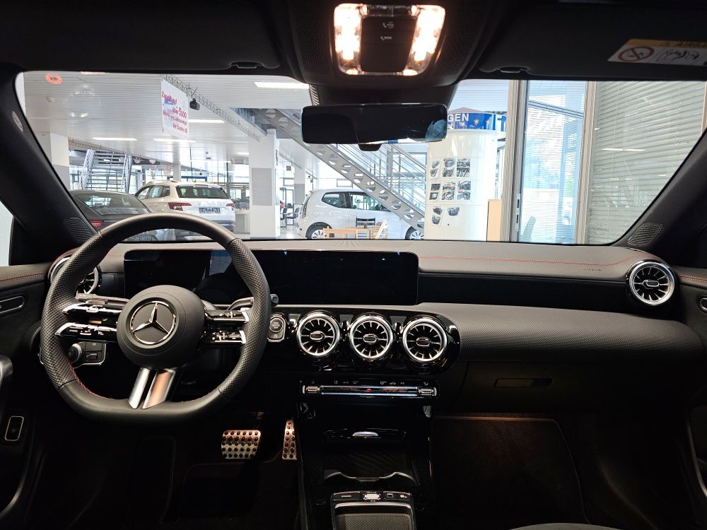 Mercedes-Benz CLA 200 2025