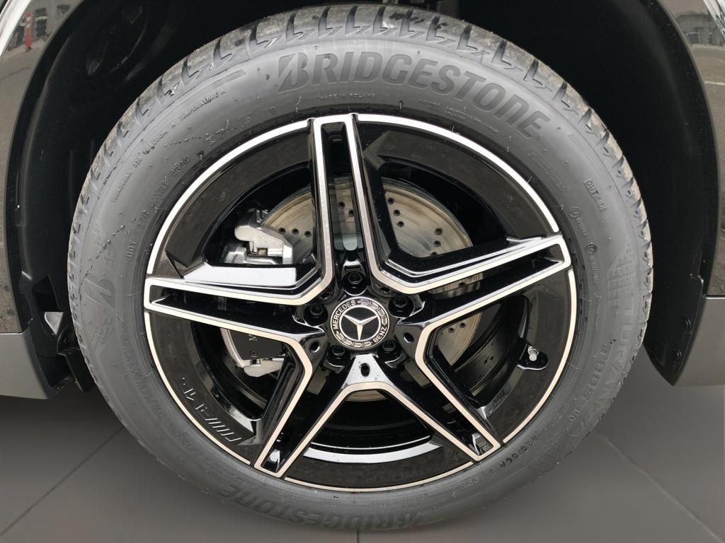 Mercedes-Benz GLA 200 2025