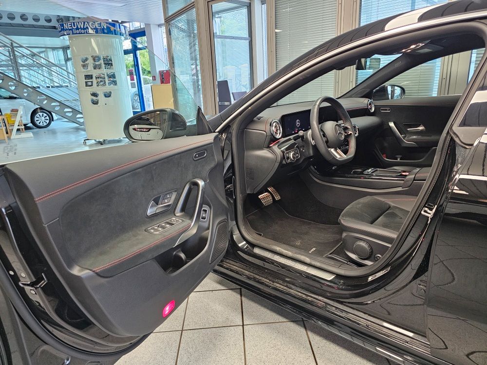 Mercedes-Benz CLA 200 2025