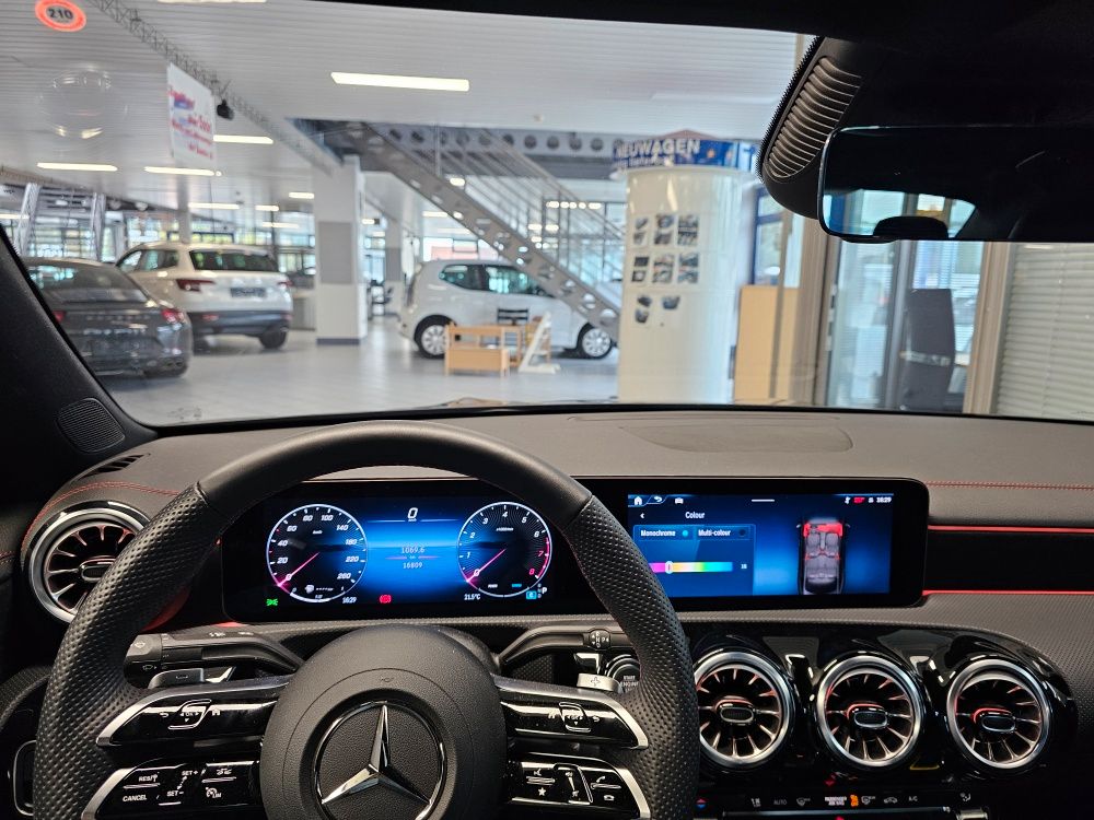 Mercedes-Benz CLA 200 2025