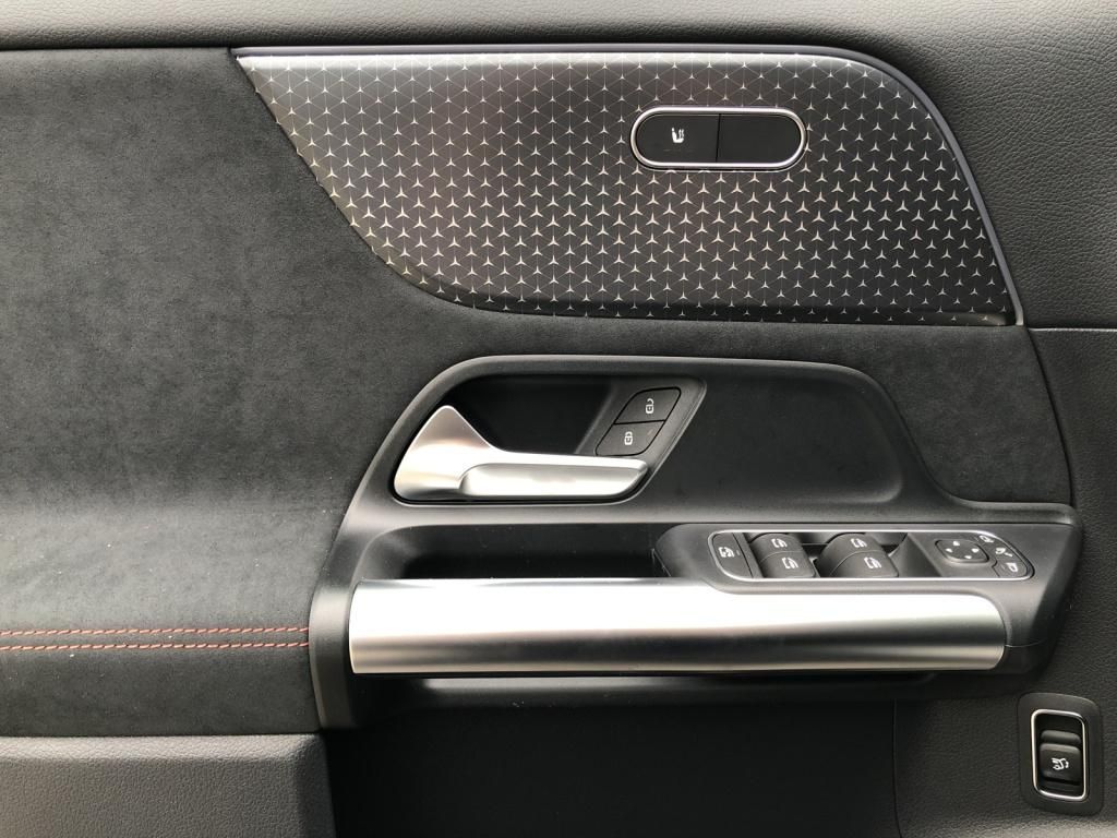 Mercedes-Benz GLA 200 2025