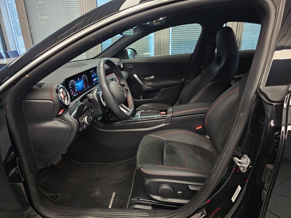 Mercedes-Benz CLA 200 2025