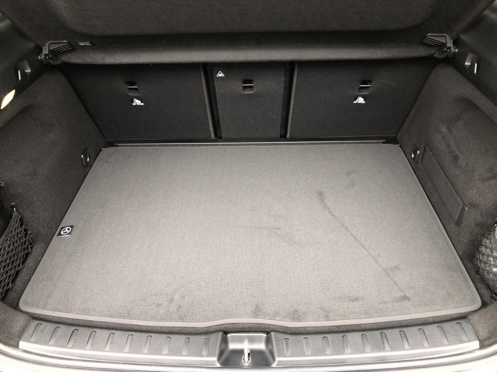 Mercedes-Benz GLA 200 2025