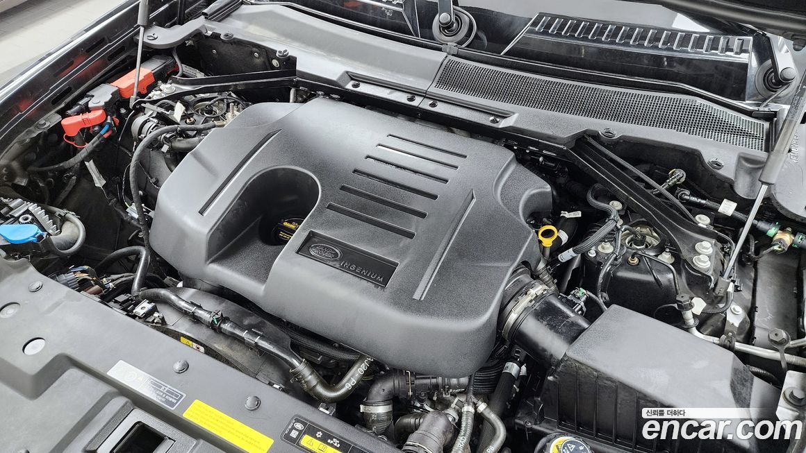 Land Rover Defender 2024