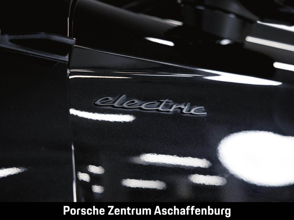 Porsche Taycan 2023