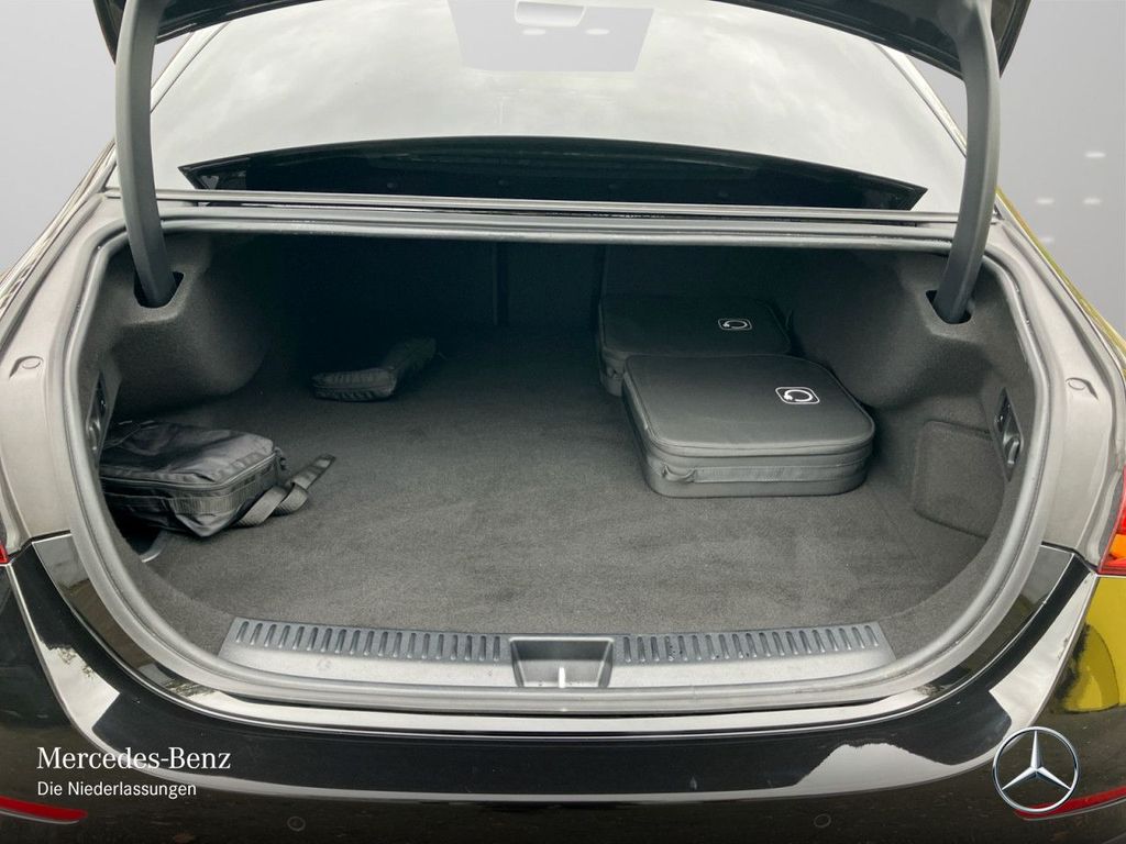 Mercedes-Benz E 300 2025